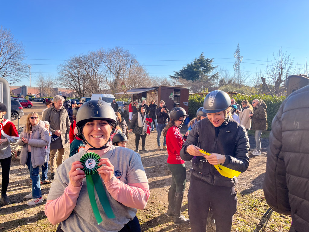 gara di salto ostacoli durante concorso sociale interno rocca academy