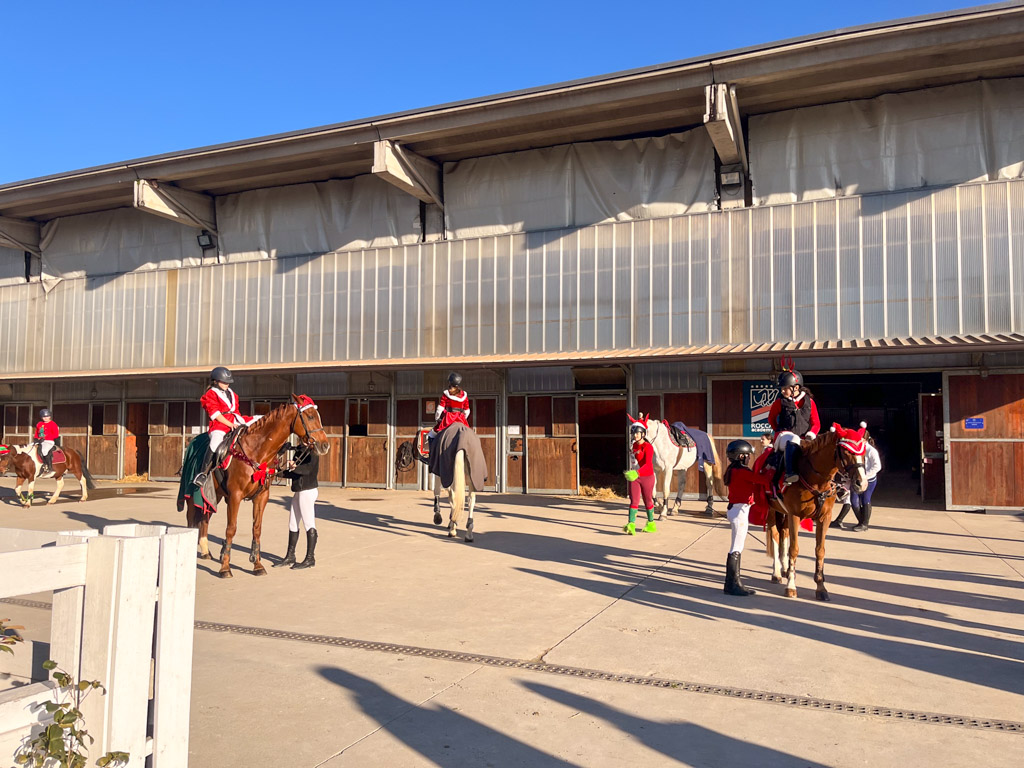 gara interna di salto ostacoli per bambini a carate brianza
