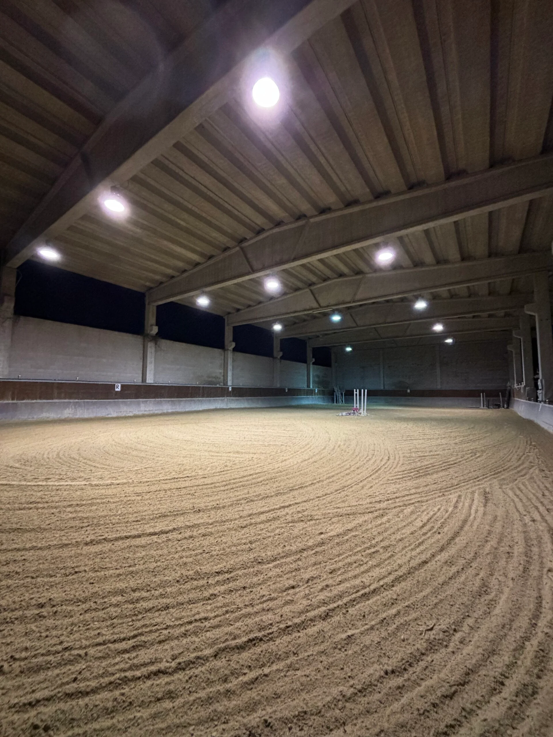 Campo coperto per lezioni di equitazione tutto l’anno
